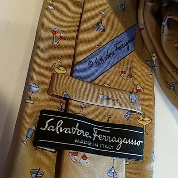 Salvatore Ferragamo Other - ❤FINALPRICE❤️SalvatoreFerragamotiegoldfglassofwine